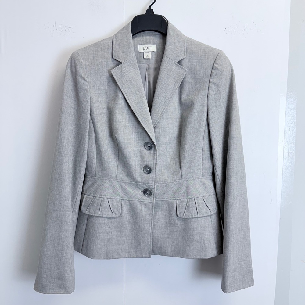 Ann Taylor Loft Gray 3-Button Blazer Jacket Pleated Pockets Size 4
